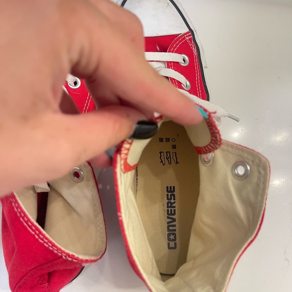 Converse! - Picture 3 of 4